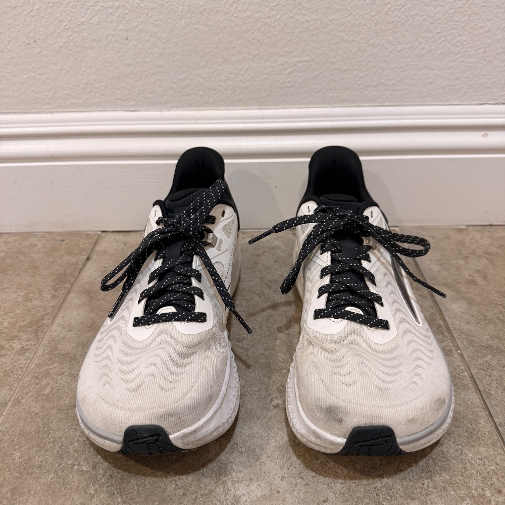 Altra Torin 7 Shoes - Women’s US Size 7.5 - Picture 5 of 6